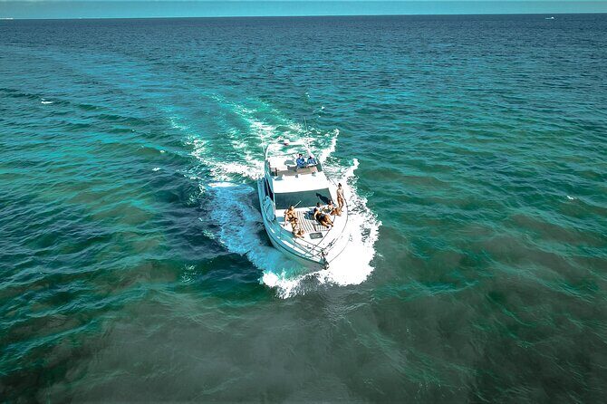 4 Hour - 47' Azimut, Tulum, Playa del Carmen, Riviera Maya - Price and value: when $1,399 per group makes sense in real terms