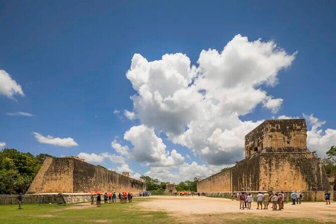 (4x1)Chichén Itzá, Cenote Saamal, Kaua e Valladolid da Playa Del Carmen e Tulum - Valladolid Time: Colonial Streets, San Servacio, and Francisco Canton Square