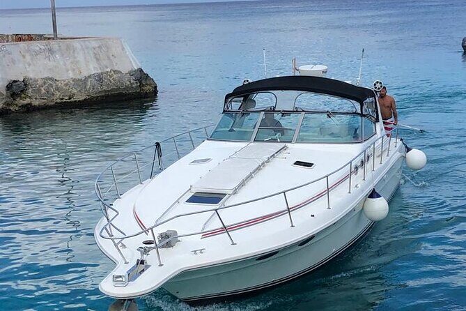 5 Hr Private Catamaran Cruise with lunch and drinks to 15-20 ppl - Boat Comfort and Extra Water Toys for All Ages