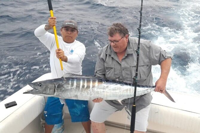 6 Hour Private Fishing Tour in Puerto Aventuras Riviera Maya - What you might catch: billfish attempts and the fun of smaller wins