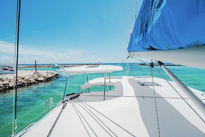 8-Hour Private 40' Cat 2 Stop to Cozumel, Food, Drinks & Snorkel - Who This Cozumel-Area Catamaran Day Is Best For