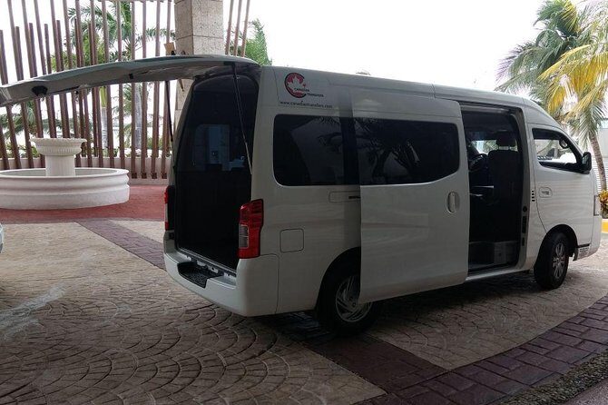 Airport Transfers to Akumal - Private van (ROUND TRIP) FLAT RATE - Entering Akumal by private van, not public chaos