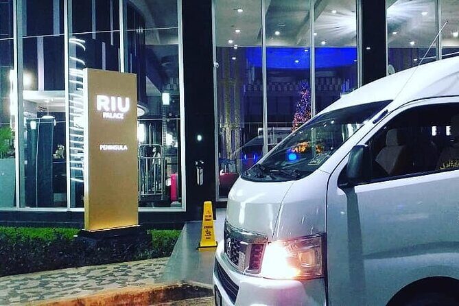 Airport Transfers to Akumal - Private van (ROUND TRIP) FLAT RATE - Return pickup: the 15-minute wait and the 2.5-hour buffer