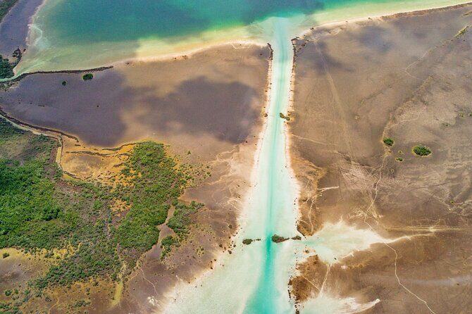 Bacalar Legends and Colors - Isla Pajaros downtime: a calmer pause on the water