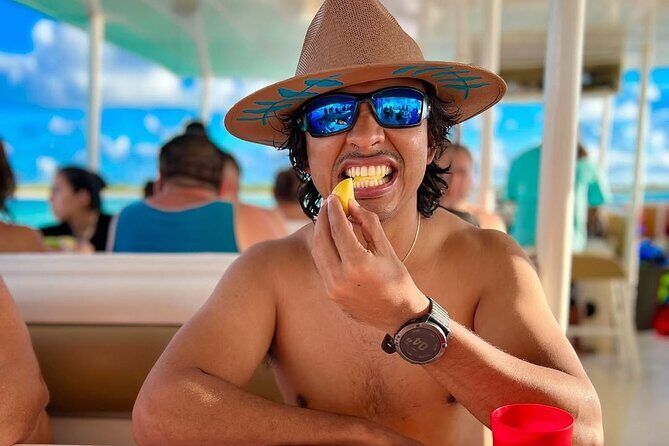 Catamaran Excursion + Open bar + Snorkeling at El Cielo - El Cielito Beach: the shallow-water finish, plus the bar in the water