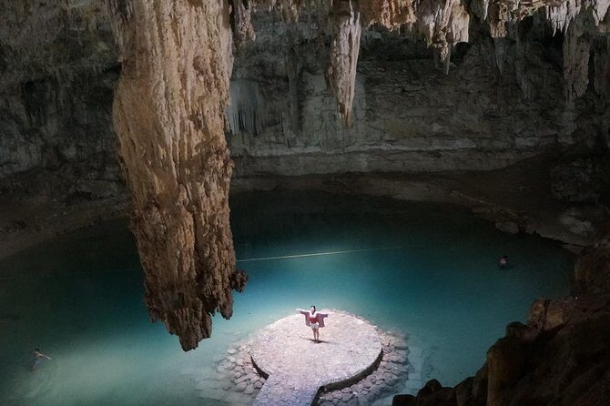 Cenote Suytun & Rio Lagartos & Las Coloradas - Cenote Suytun: swimming in a karstic well at first light