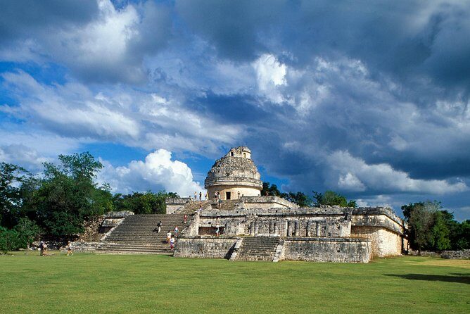 Chichen Itzá, Cenote Ik Kil, Valladolid Premium Reduced Group - Valladolid highlights: a short stop in a real town center