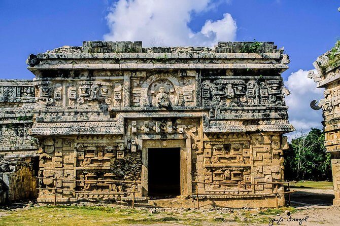 Chichen Itzá, Cenote Ik Kil, Valladolid Premium Reduced Group - Pickup, transportation, and group size (max 14)