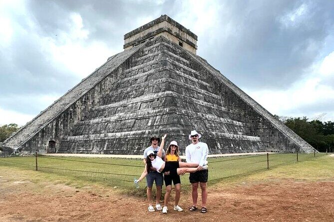 Chichén Itzá+Cenote+Food VIP: Your Exclusive, Private Journey - Valladolid lunch at Paladar Restaurant: what’s included and what to budget
