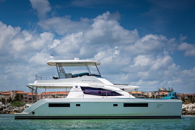 Cozumel All Inclusive: Coast & Relax 4h on 51' Leopard - Meeting point at Marina Cozumel ASIPONACarr.: simple, but arrive ready