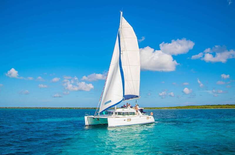 Cozumel: Catamaran Tour To Isla de la Pasión - Getting to the boat: Puerto de Abrigo and the Moonshine/Sunshine clue