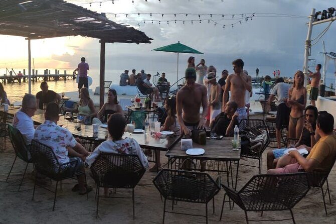 Cozumel El Cielo Tour by Boat from Playa del Carmen & Transfer - Group size, boat crew, and how people feel on ocean time