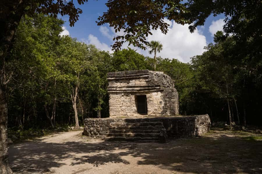 Cozumel: Mayan Ruins Guided Tour with Snorkeling & Lunch - San Gervasio Ruins: the Mayan focus of the day
