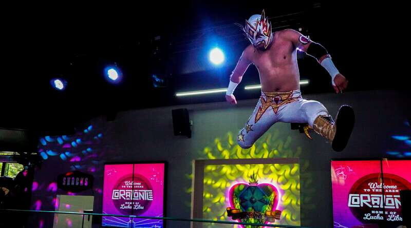 Cozumel: Mexican Lucha Libre Experience! Classic Package - The Welcome Margarita: A Small Inclusion That Changes the Mood