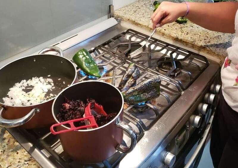 Cozumel: Private Cooking Class in a Family Kitchen - What you’ll cook: salsas, guacamole, and a full Cozumel meal