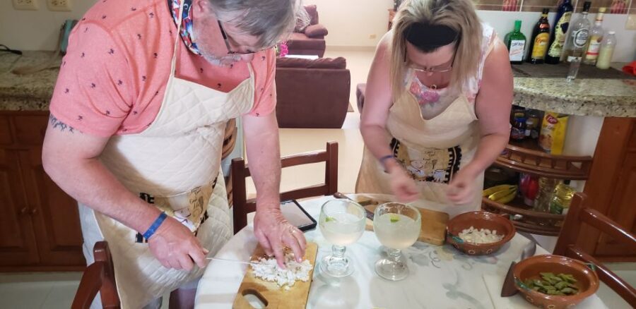 Cozumel: Private Cooking Class in a Family Kitchen - Drinks and lunch: eating at the family table, not in a food court