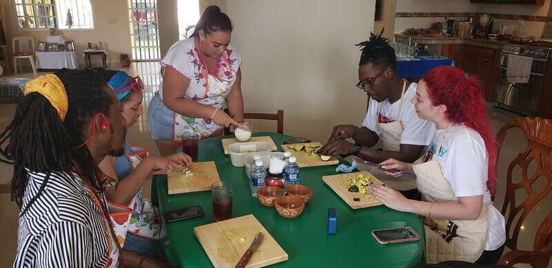 Cozumel: Private Cooking Class in a Family Kitchen - Getting around and timing: a 4.5-hour private day