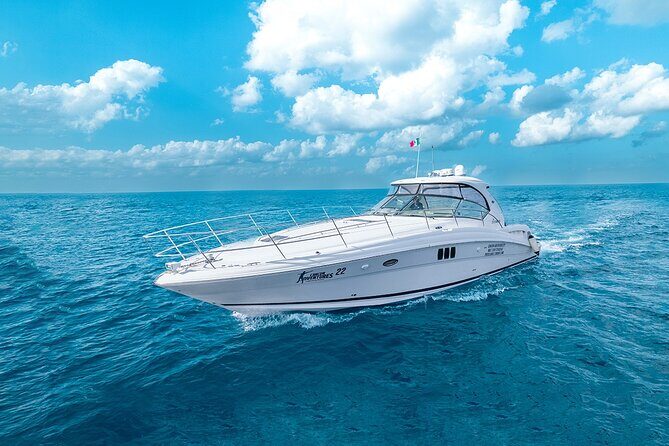 Cozumel Private Yacht and Snorkel with Lunch and Open Bar Onboard - Small practical tips that make a yacht day easier