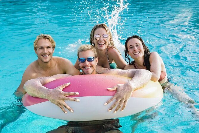 Cozumel: Water Park Adventure, Buffet & Open Bar at KUZÁ Beach - Staff and service: where it shines, where it can slip