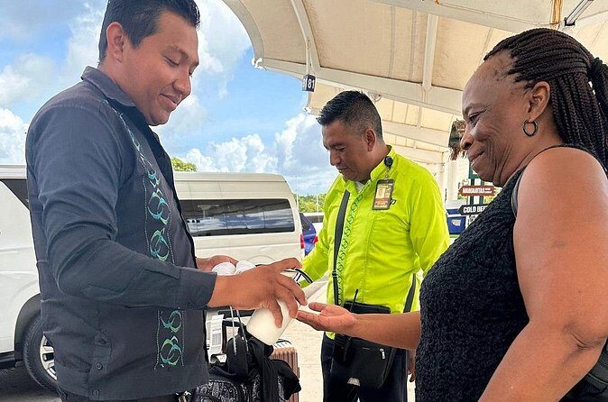 Departures by Minivan Private Hotels To TQO Tulum Airport - Small Comfort Touches: What You’ll Likely Notice Once You’re Seated