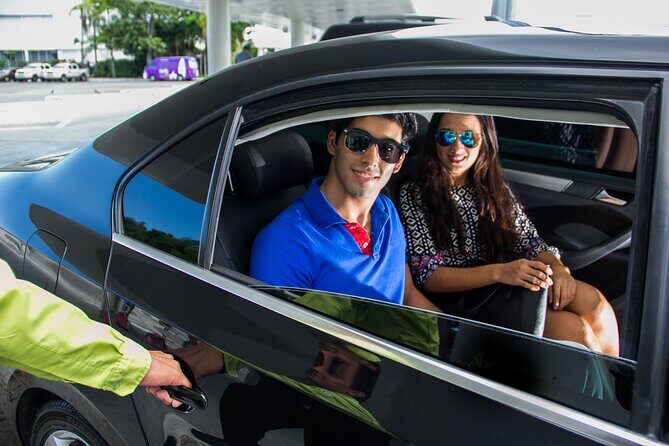 Departures in Luxury Sedan from Akumal to Cancun Airport - Luxury Sedan Pickup From Akumal/Playa del Carmen to Cancun