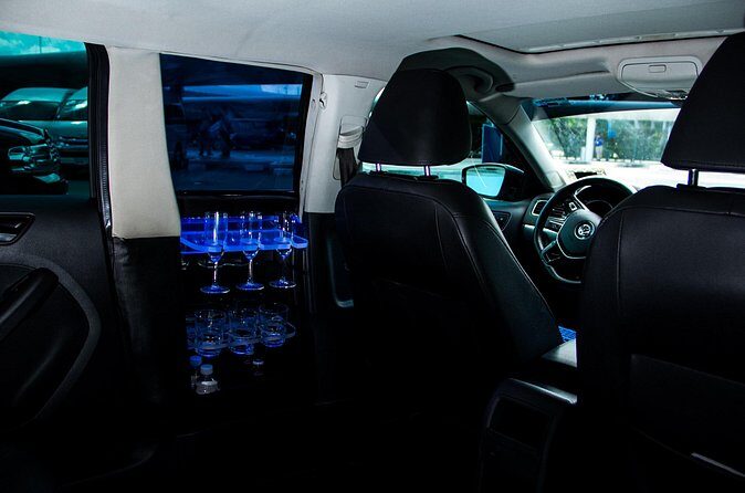 Departures in Luxury Sedan from Akumal to Cancun Airport - Private, Up-To-2 Service Means No Waiting on Others