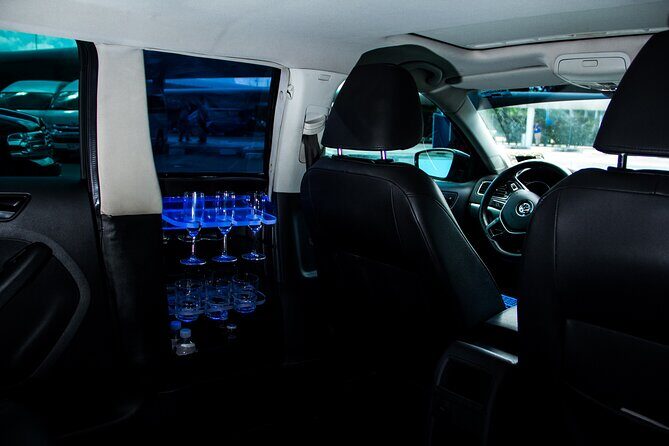 Departures in Luxury Sedan from Akumal to Cancun Airport - Who This Transfer Fits Best (and Who Might Want Something Else)