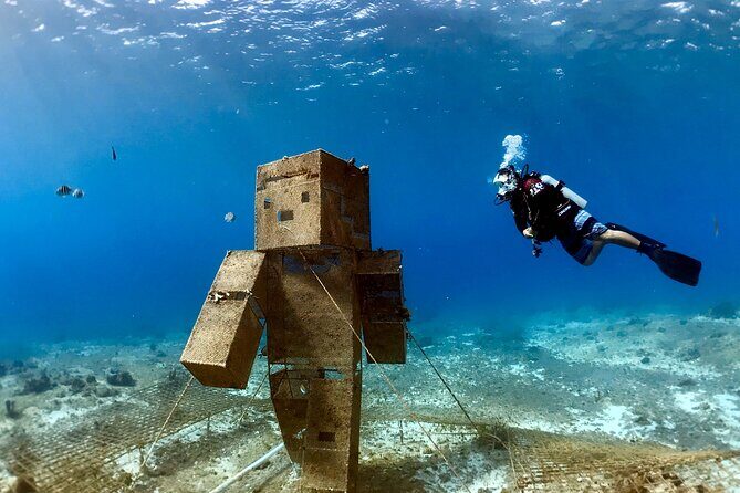 Diving For People Without Experience - Instructors matter: Lalo, Sam, and Miranda’s patient teaching style