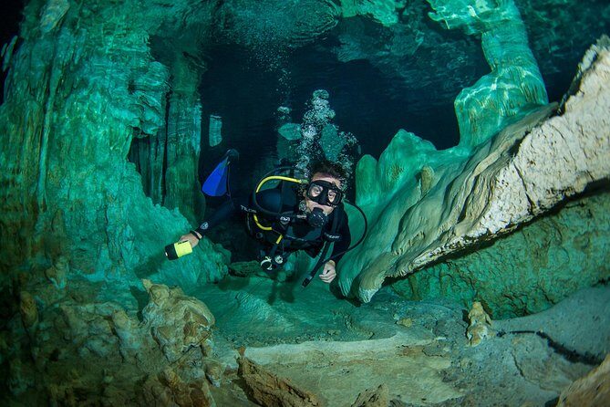 Go for 2 dives in cenote Dos ojos for certified divers - The 8:30 am plan and how transport works