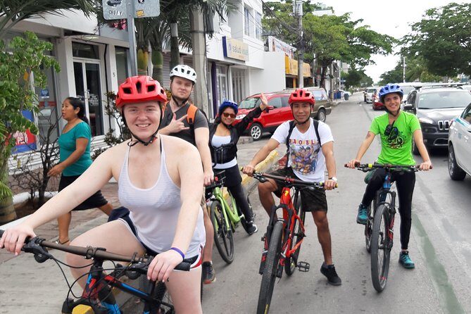 Graffitis & Munchies biketour Playa del Carmen - Stop 2: Calle Corazón (20 Minutes, Free Street-Art Stops)