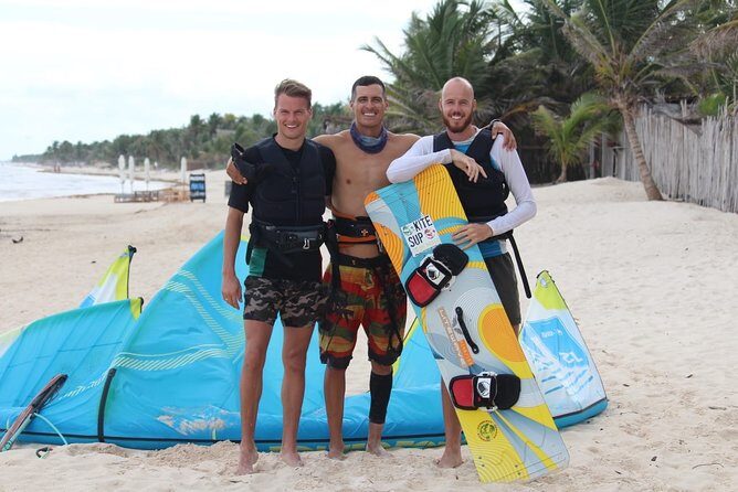 Group Kiteboarding Lesson in Tulum - Small group coaching: 2 students, 1 instructor