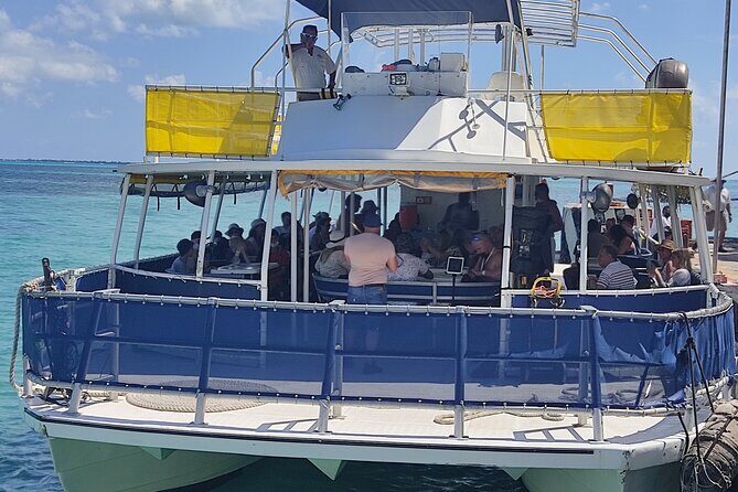 Half Day Sailing at Isla Mujeres from Cancun & Playa del Carmen - Beach club buffet and open bar: the best part if you manage expectations