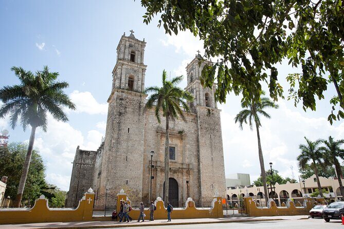 Half-Day Yucatan's Instagram Cenotes PRIVATE TOUR - Valladolid: breakfast plus picture time in a colorful town