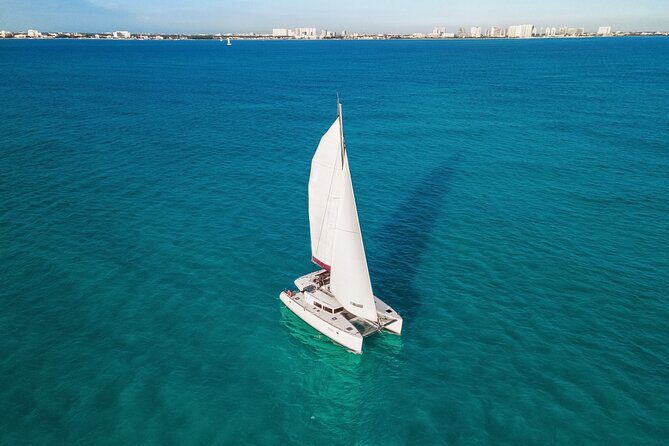 Isla Mujeres All Inclusive Sailboat Experience - Playa + drinks + lunch: the food and alcohol setup