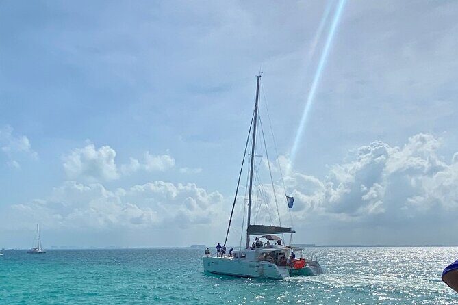 Isla Mujeres on luxury catamaran with snorkel, open bar and lunch - Key takeaways before you go