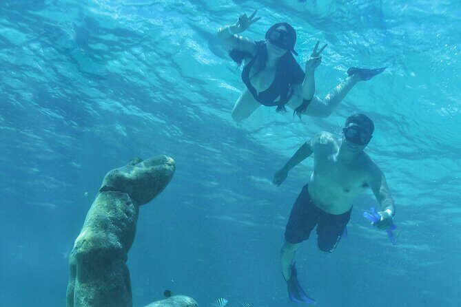 Luxury Sailing Experience to Isla Mujeres with Lunch & Open Bar - Group Size and the Onboard Feel
