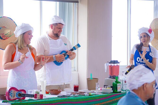 Original Salsa and Salsa™ Cozumel - Salsa-making plus a party rhythm in Cozumel
