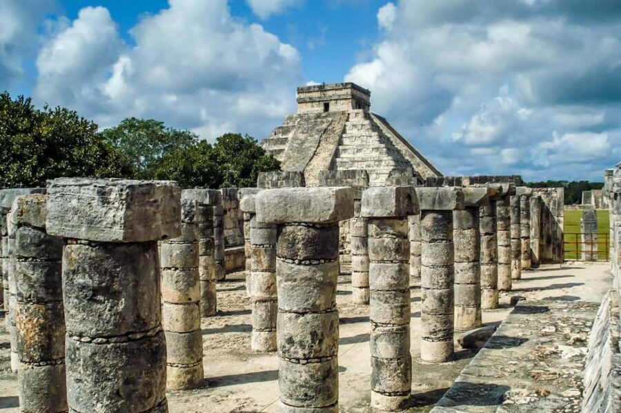 Playa del Carmen: Chichen Itza Early Tour with Expert Guide - Meeting at Plaza Las Perlas: Your Day’s Starting Point