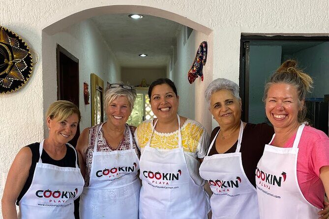 Playa del Carmen: Mexican Cooking Class - Tequila vs mezcal tasting: what to notice when you’re shopping