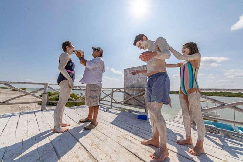 Playa del Carmen: Rio Lagartos and Las Coloradas Tour - Las Coloradas pink lakes: what makes the water turn rosy