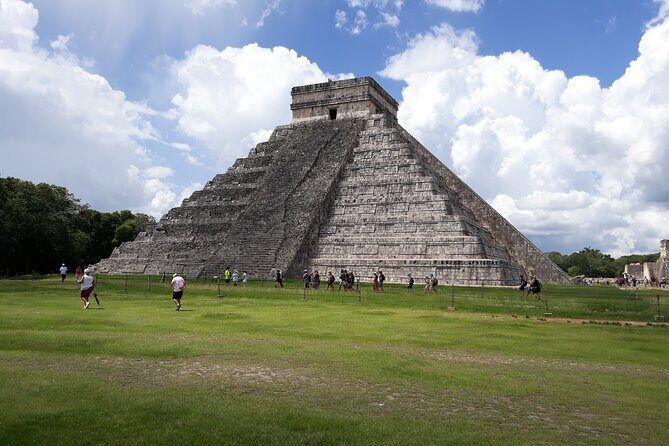 Playa del Carmen to Chichen-Itza up to 13 pax - Private Transfer - Private Vehicle Capacity: What It Means for Your Group