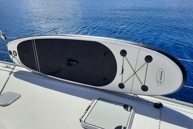 Private 6 Hrs 47 ft. Catamaran Snorkel & Cielo Charter (30p. max) - Food and open bar: the simple luxury that keeps people happy