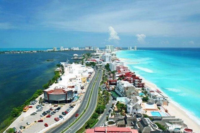 Private Cancun Shopping and City Tour - Plaza la Fiesta: tequila and chocolate tasting as the shopping break