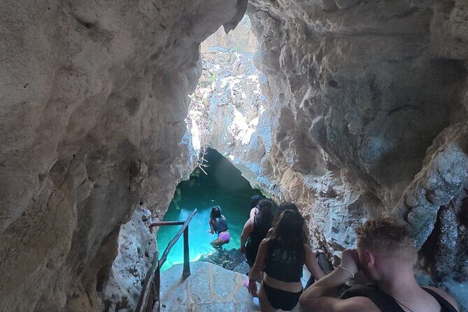 Private Cenotes Adventure in Tulum - Lunch after your swim: tacos, aguas frescas, and the beer question