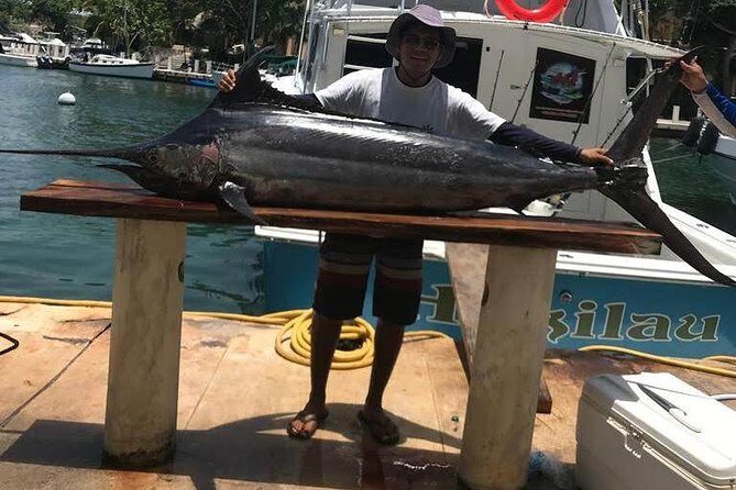 Private Fishing Tour in Yacht Playa del Carmen - Fishing help for beginners: what “easy” looks like here