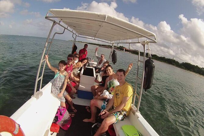 Private Tour in Cozumel El Cielo Sandbar and Reef Snorkeling - The short boat hop to El Cielo: fast transition, big change
