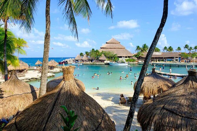 Private Transfer: Playa del Carmen to Cancun Airport CUN by SUV - What you get in the SUV: water, cleanliness, and pro handling