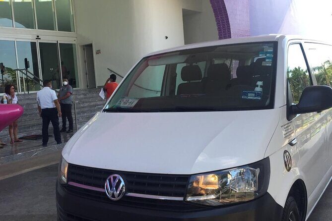 Private transportation CUN Airport-Tulúm Center & Hotel Zone - Included Comfort, Not Included Extras: Bottled Water