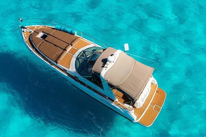 Private Yacht Rental Cancun Up to 15 passengers Isla Mujeres - The Nichupté lagoon options (1–2 hours): calm, scenic, and flexible