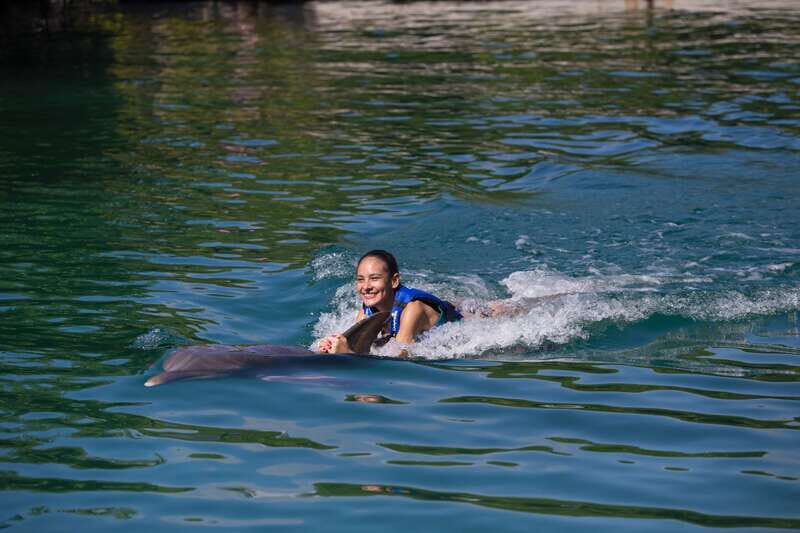 Riviera Maya: Swim with dolphins Interax - Rules that matter: no jewelry, no phones, and the dolphin-safety logic